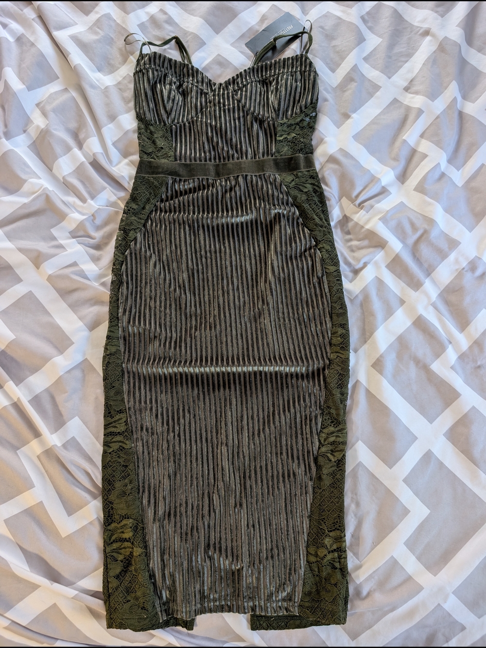 PrettyLittleThing Olive Green Velvet Lace-Panel Midi Dress